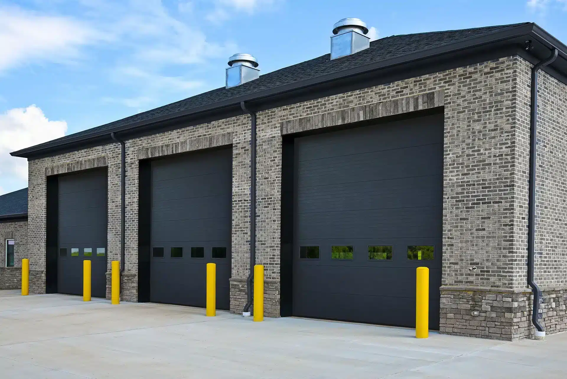 Insulated Steel 800 commercial garage door